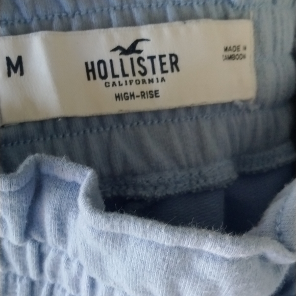 Light blue women's size medium Hollister shorts stretchy with tile Aztec waste - Picture 3 of 4